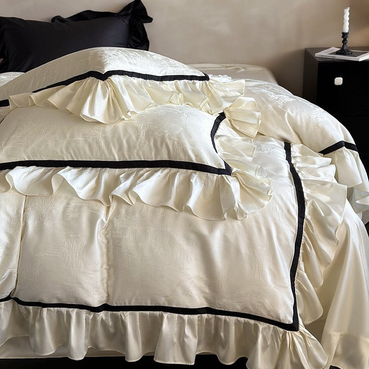 Luxuriöses Baumwollsatin-Bettwäsche-Set mit Jacquardstruktur, Volant und Kontrastpaspel