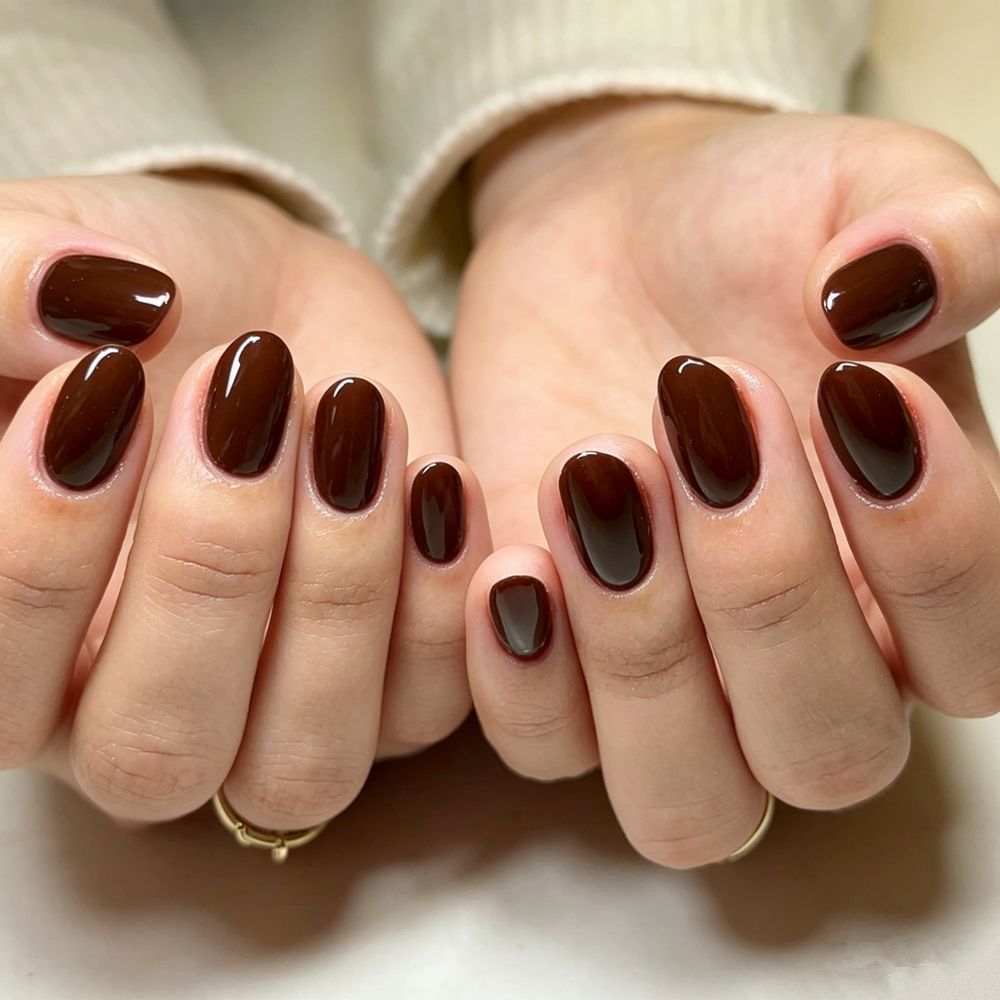 Glänzendes, mandelförmiges Press-On-Nagelset