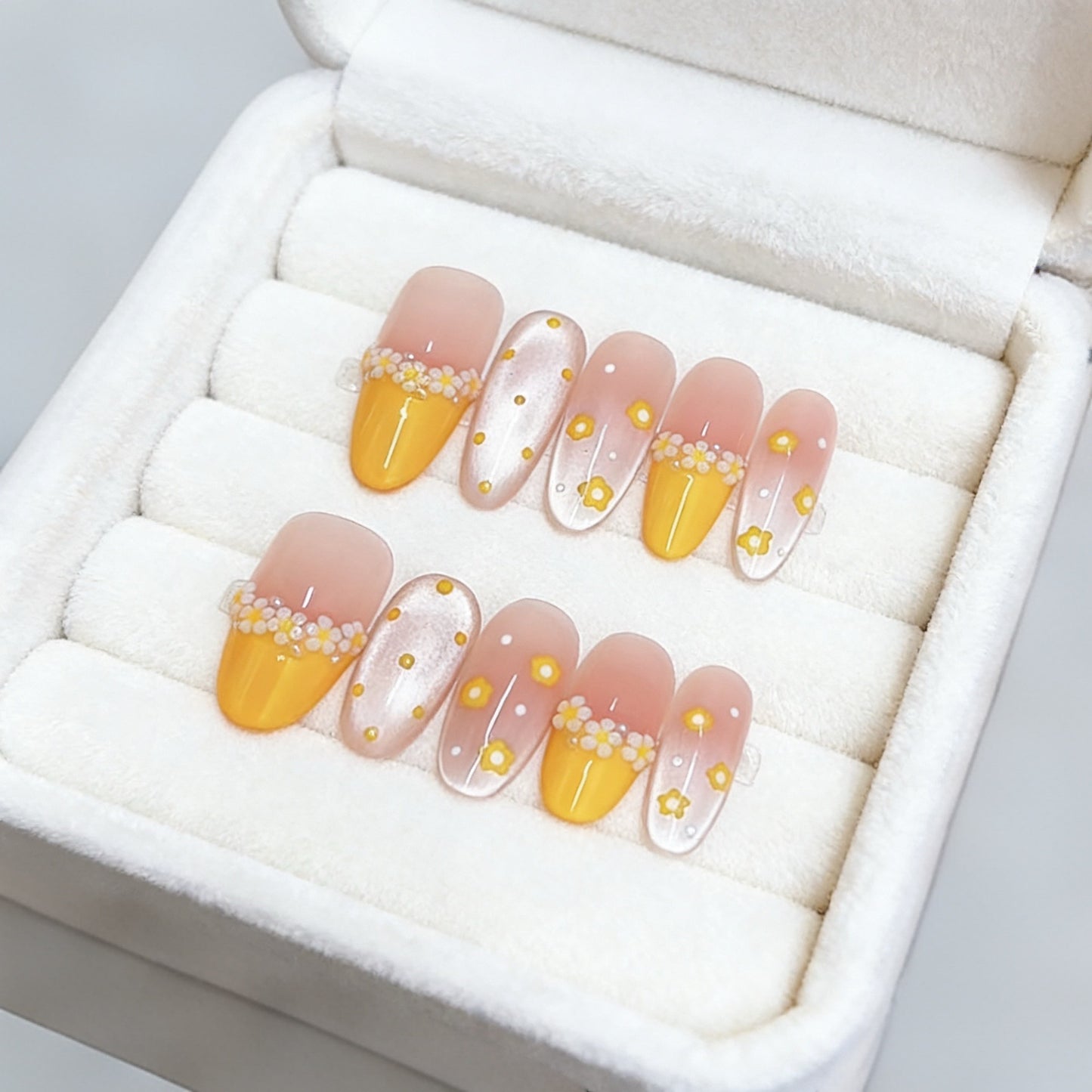 Künstlerisches blumenmusteriertes Press-On-Nagelset Brehn