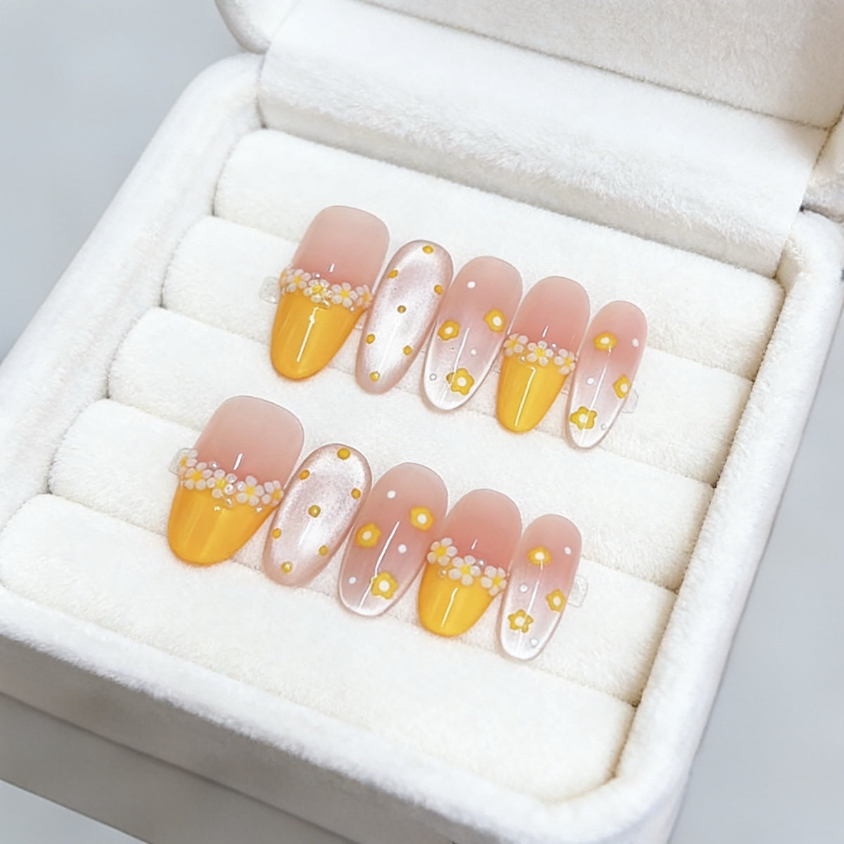 Künstlerisches Blumendesign-Press-On-Nagelset Brehn