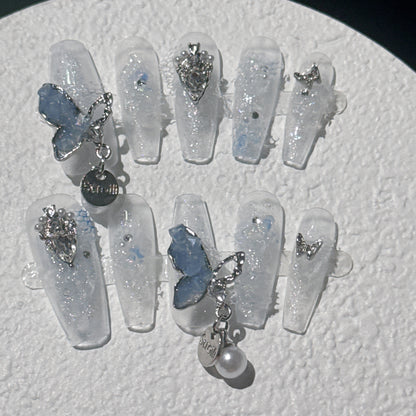 Dekoratives Schmetterling-inspiriertes 3D Press-On Nagelset