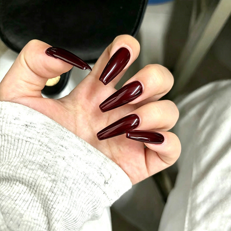 Elegante glitzernde Acrylnagelerweiterungen Brehn