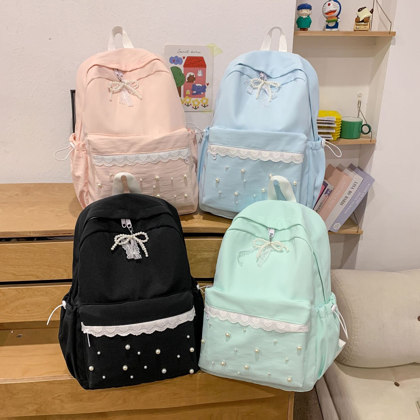 Rucksack mit Eleganten Perlenapplikationen und Filigranem Design Brehn