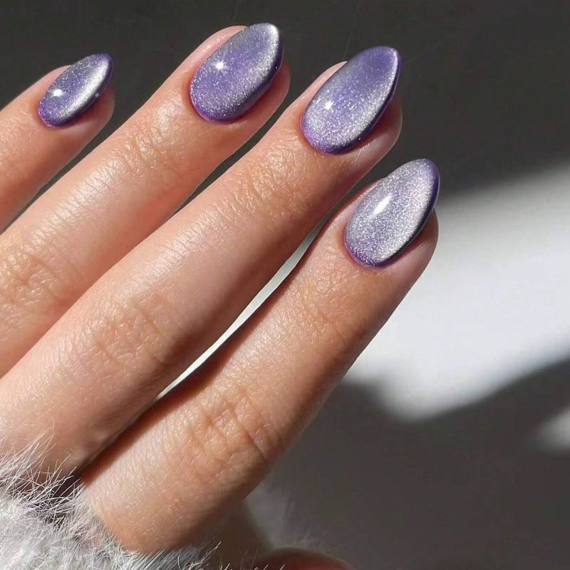 Elegante Kunstnägel mit schimmerndem Übergangseffekt Brehn