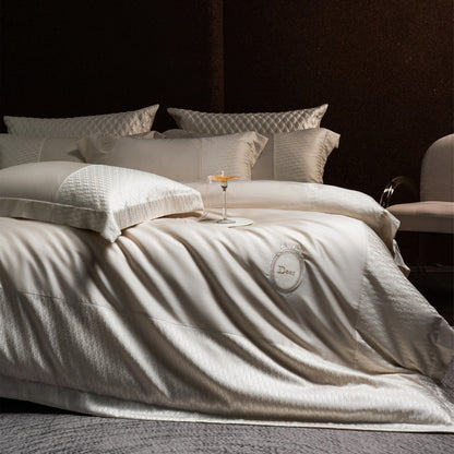 Seiden-ähnliches Jacquard-Satin-Bettbezug-Set mit gesticktem Wappen & Bett-Rock