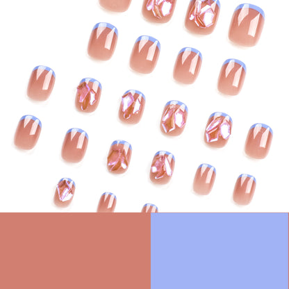 Nagelkunst mit Glitzer- und 3D-Design Brehn