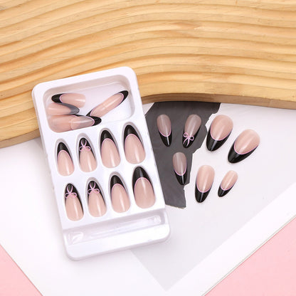 Stylisches DIY Press-On-Nagelkunst-Set Brehn