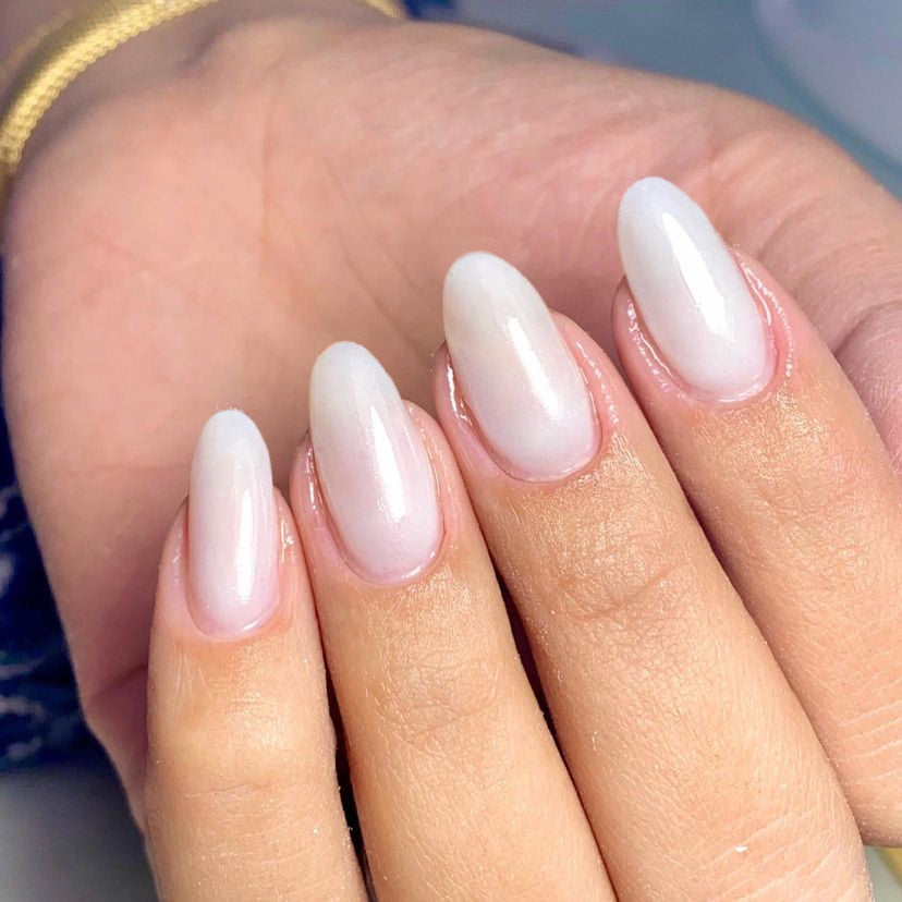 Premium Glänzende Mandelförmige Press-On Nagelspitzen Brehn