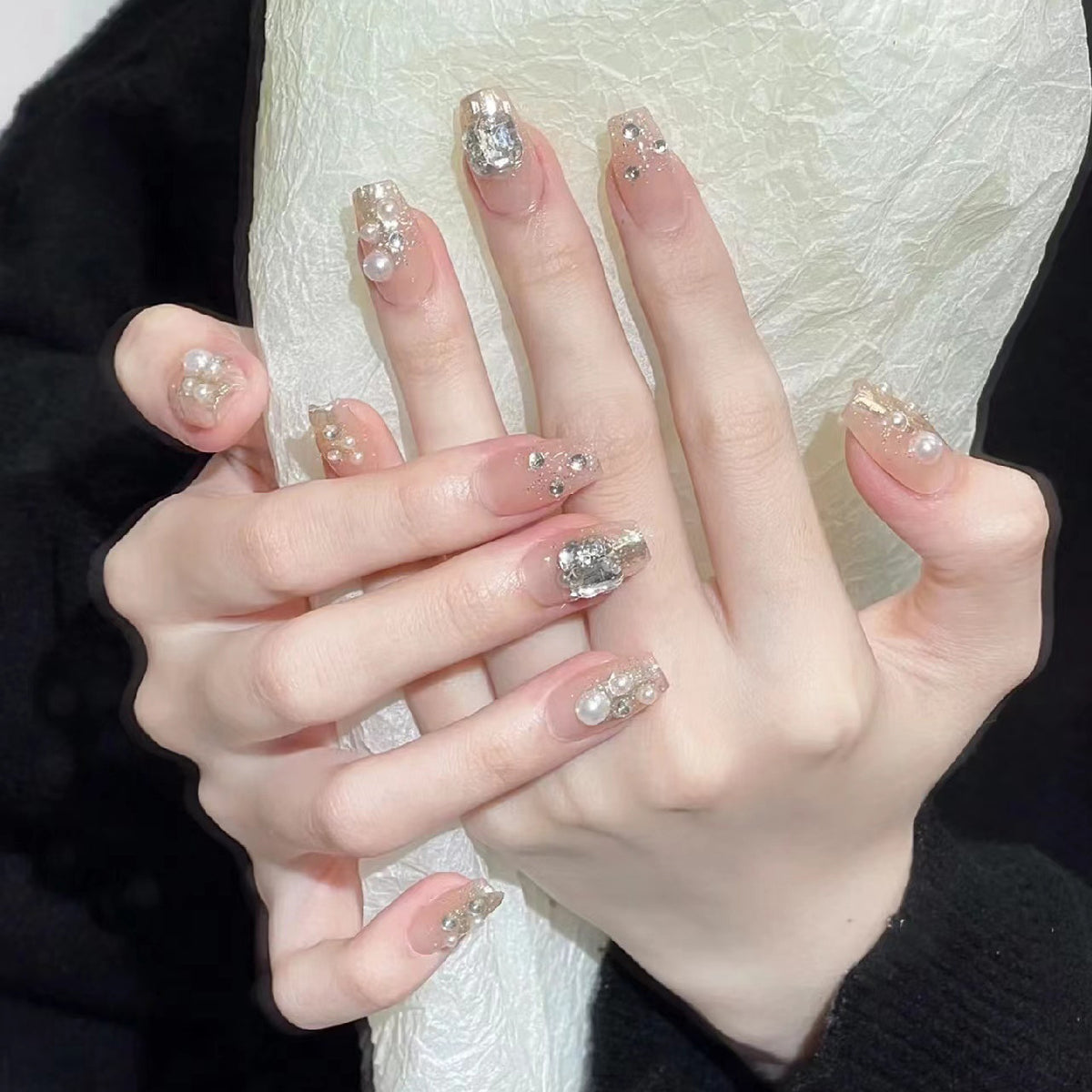 Glamouröses mit Edelsteinen verziertes Nail Art Set Brehn