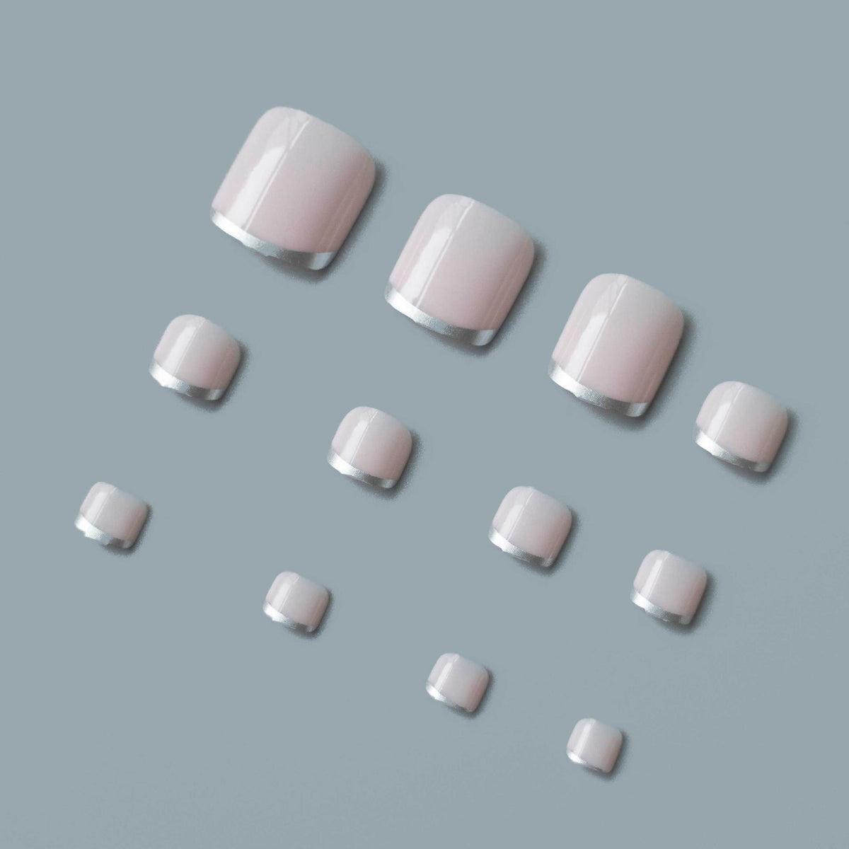 Stylisches Metallic French Tip Pediküre-Set