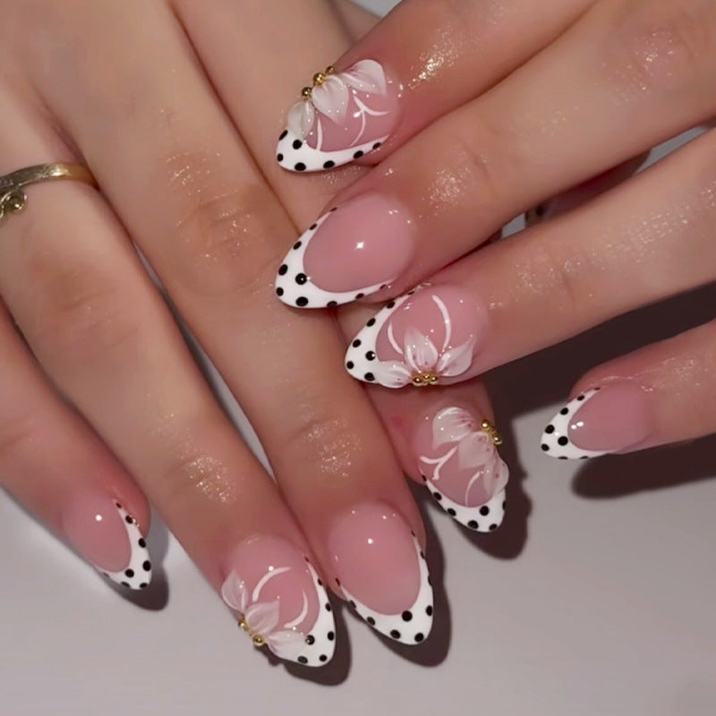 Elegantes articuliertes Press-On-Nagelset Brehn
