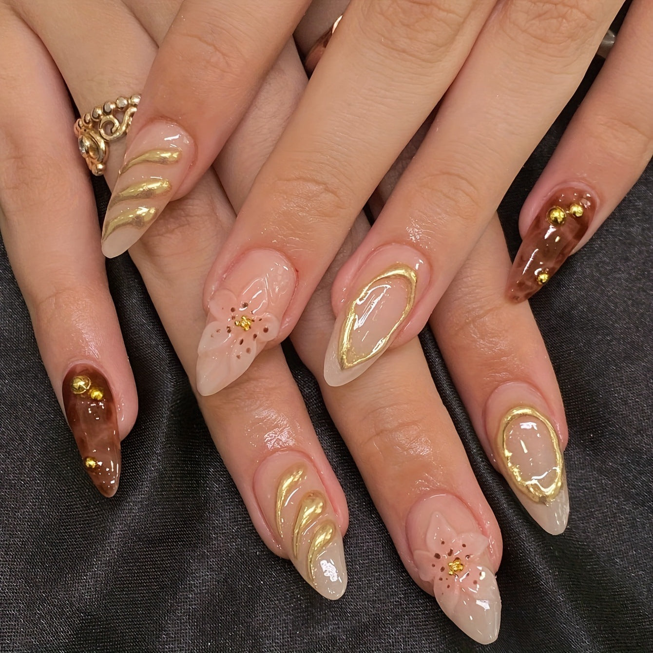 Exquisit 3D Floral Design Nagel Set Brehn