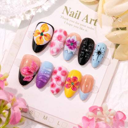 Künstlerische, floral gestaltete Press-On Nagelkollektion