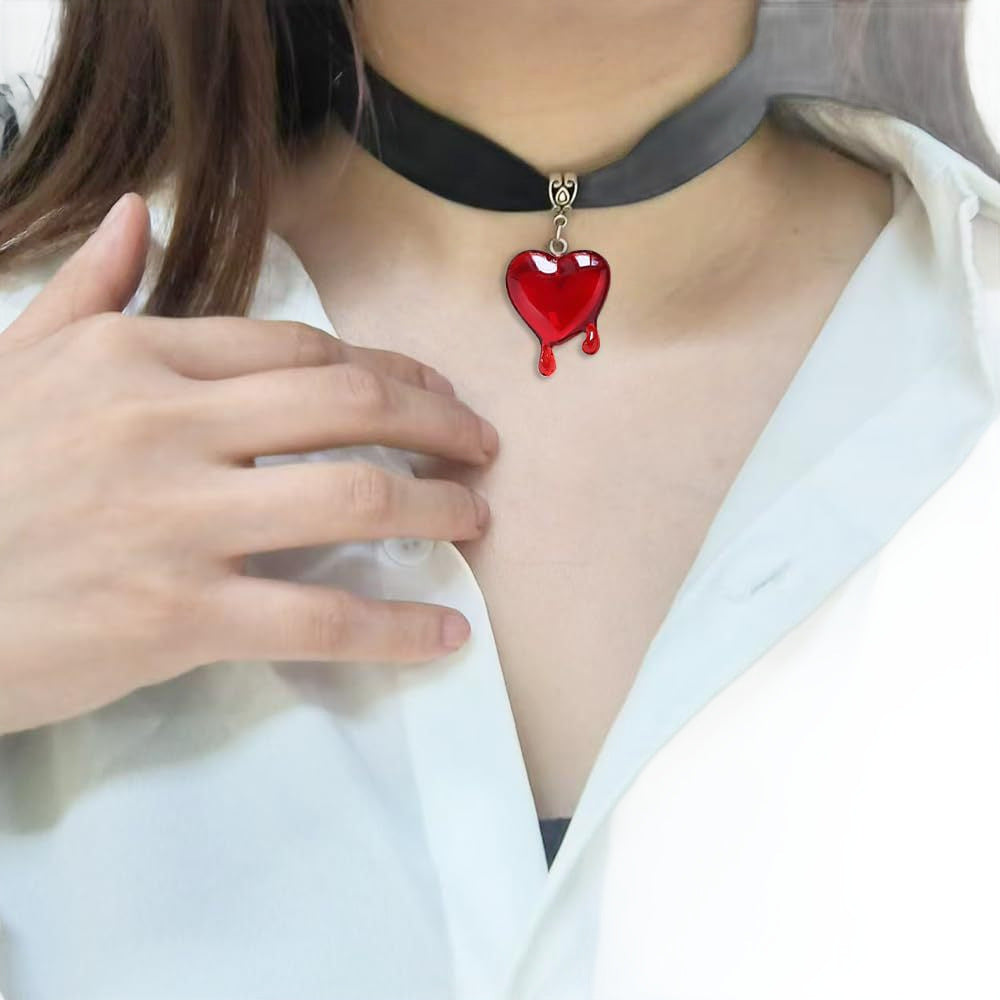 Samt Choker Halskette mit tropfendem Herz-Anhänger Brehn