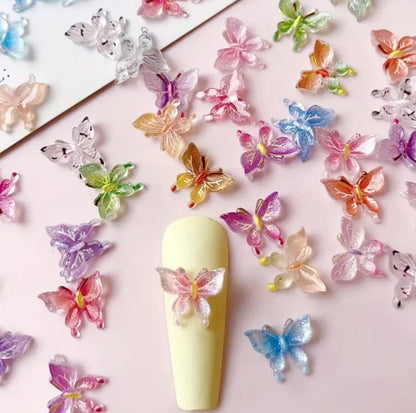 Dekorative Schmetterlings-Nagelkunst Charms