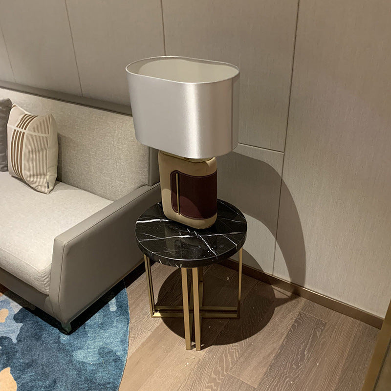 Moderne stilvolle Tischlampe