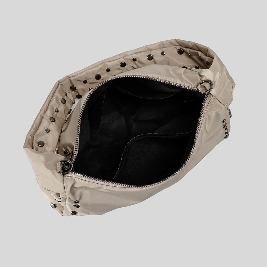 Nieten Hobo Tasche