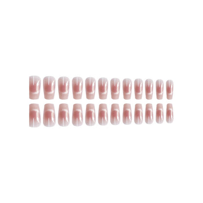 Elegantes French Tip Nagelset Brehn