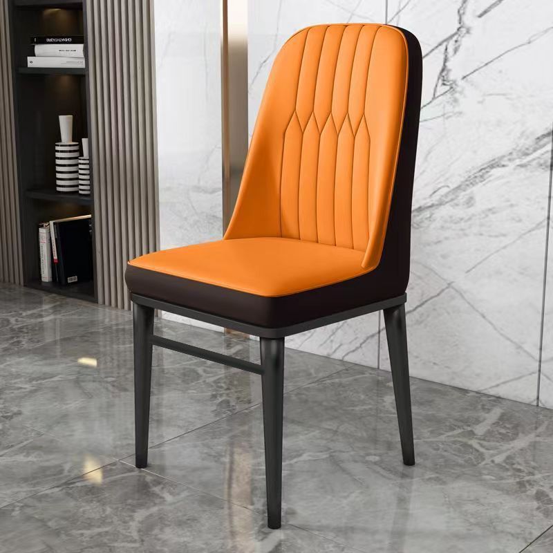 Designstuhl mit ergonomischer Polsterung Brehn