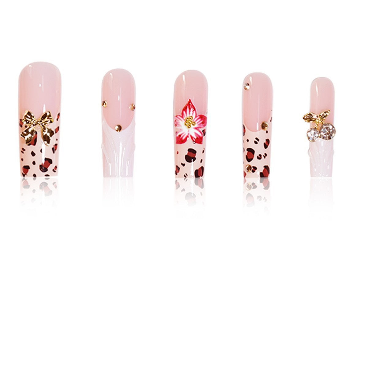 Künstlerische Acryl-Nagelerweiterungen mit floralem und tierischem Druckdesign Brehn