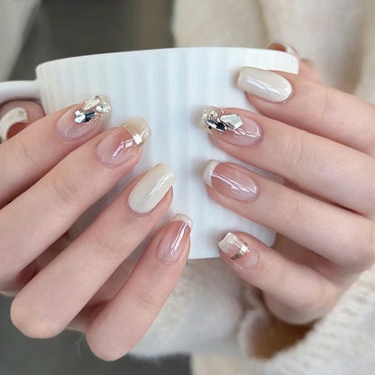 Glänzendes Schmetterlings-Nagelkunst-Set Brehn