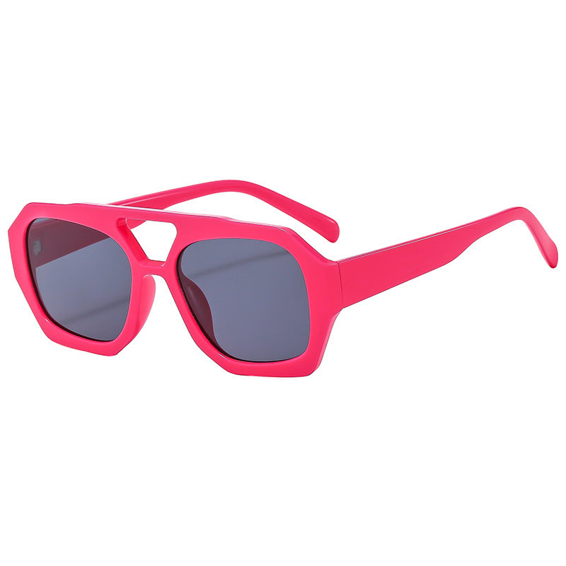 Damen Modische Sonnenbrille im zeitgenössischen Design Brehn