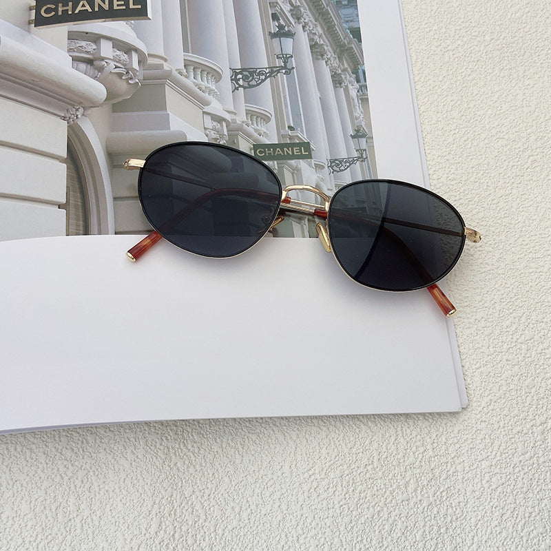 Modische Brille Im Eleganten Design Brehn