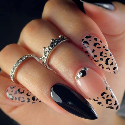 Modische Nagelkunst