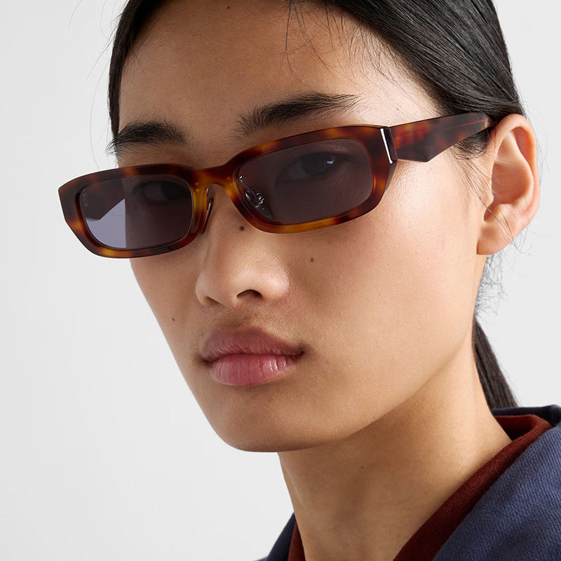 Damen modische Sonnenbrille mit stilvollem, rechteckigem Rahmen Brehn