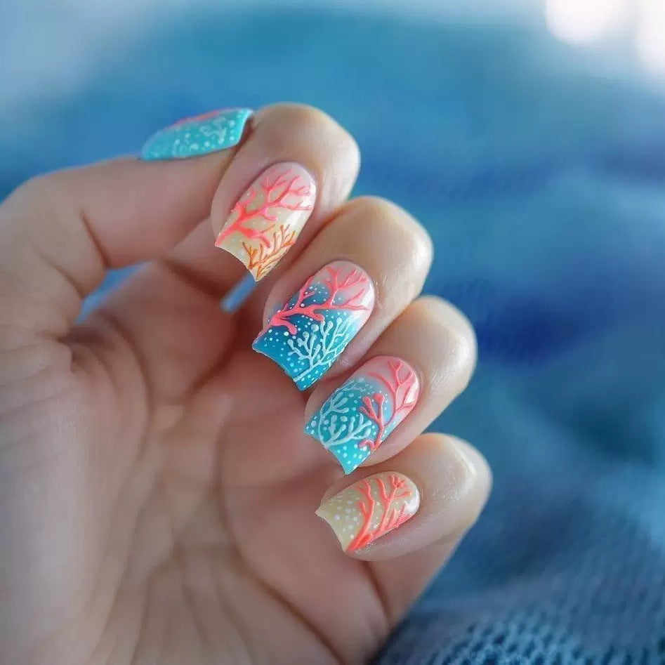 Kunstnagelset mit maritimem Korallenmotiv Brehn