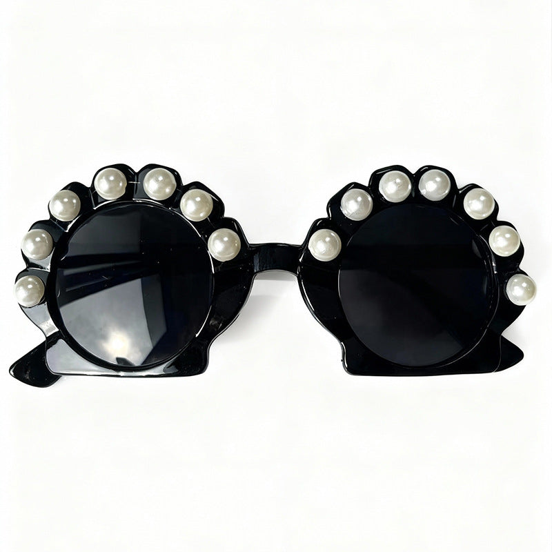 Perlenakzentuierte, von Vintage inspirierte Sonnenbrille Brehn