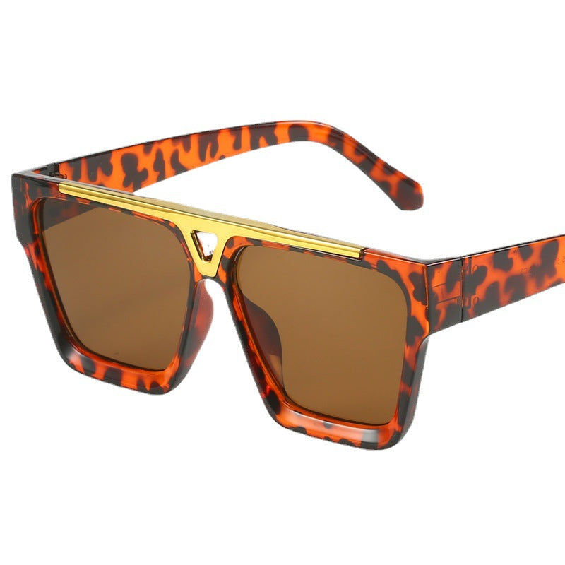 Damen modische oversized Sonnenbrille mit stilvollem goldenen Akzent Brehn