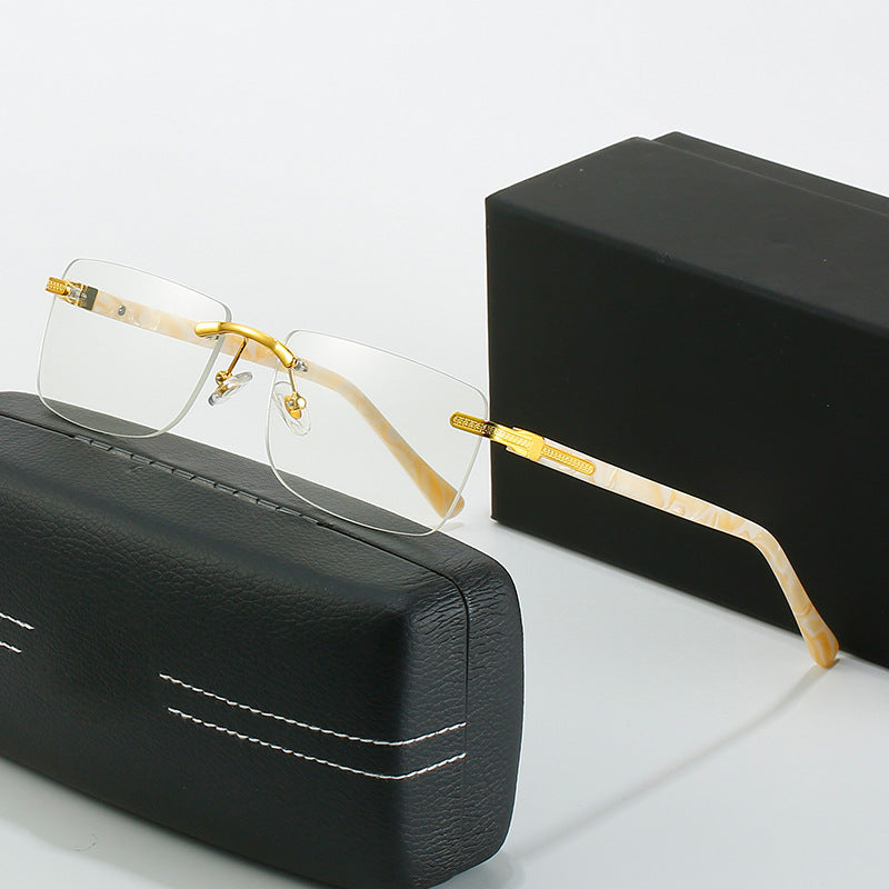 Damen modische Sonnenbrille mit stilvollem, eckigem Rahmen und eleganten Metallakzenten Brehn