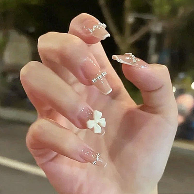 Elegantes dekoratives Press-On Nagelkunst-Set
