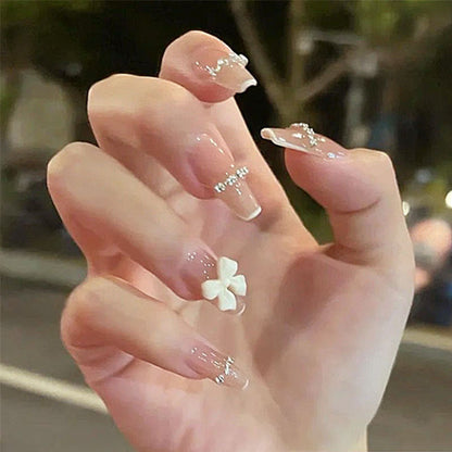 Elegantes dekoratives Press-On Nagelkunst-Set