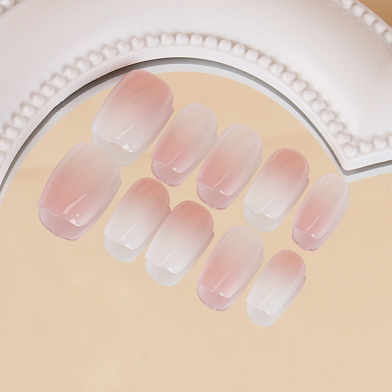 Ombre Press-On Nail Set mit natürlichem Finish Brehn