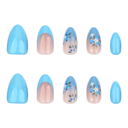Kunstvolle Nagelkunst mit floralem Design Brehn