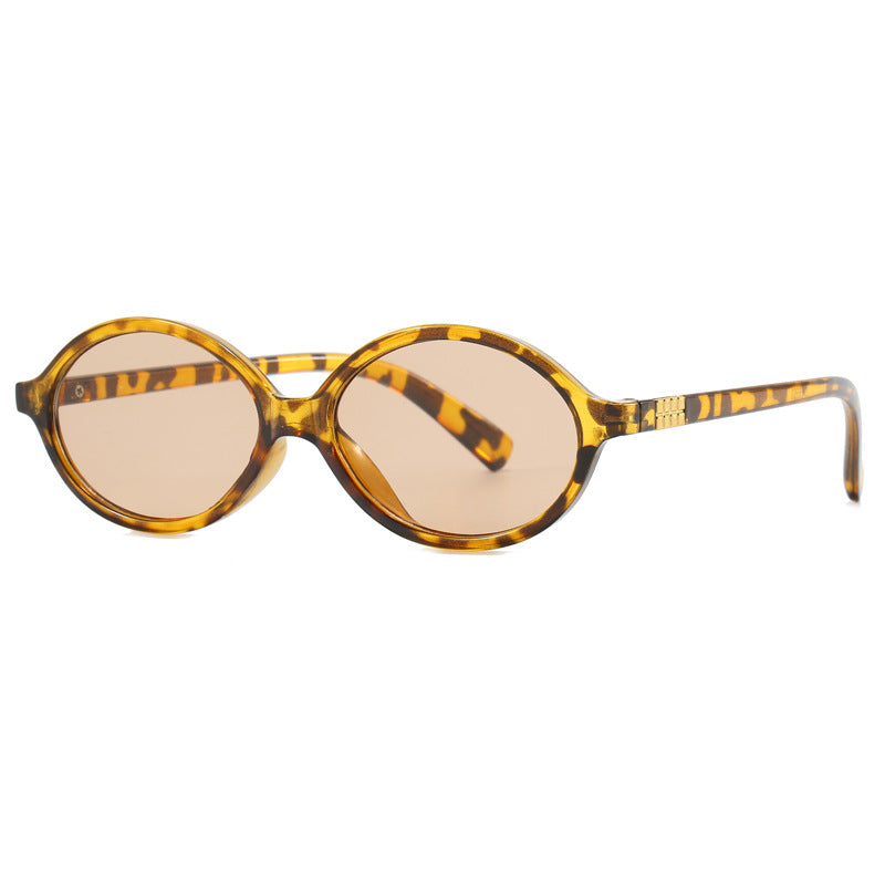 Damen modische Sonnenbrille mit ovalem Rahmen und goldenen Akzenten Brehn