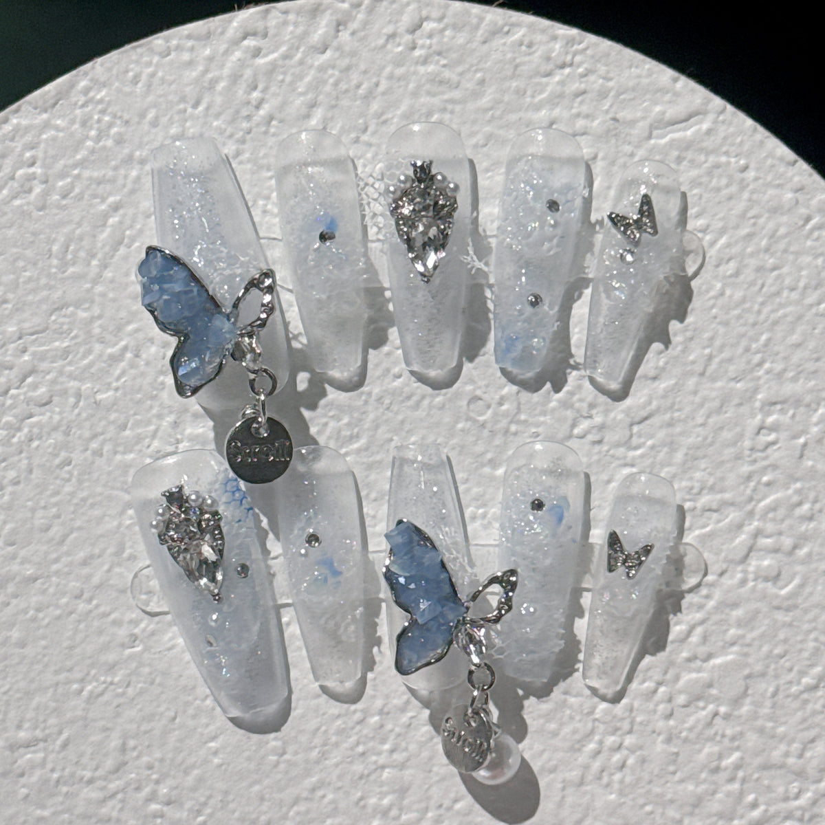 Dekoratives Schmetterling-inspiriertes 3D Press-On Nagelset