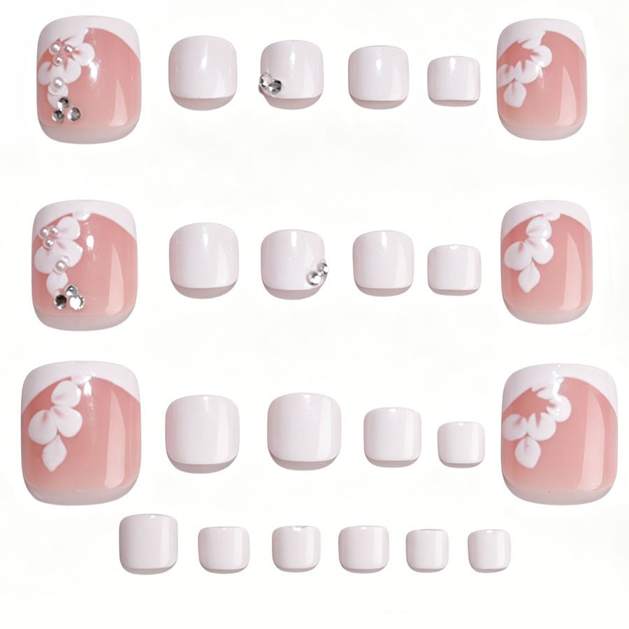 Kunstnagelset mit eleganten Blumen-Design und Glitzerakzenten Brehn