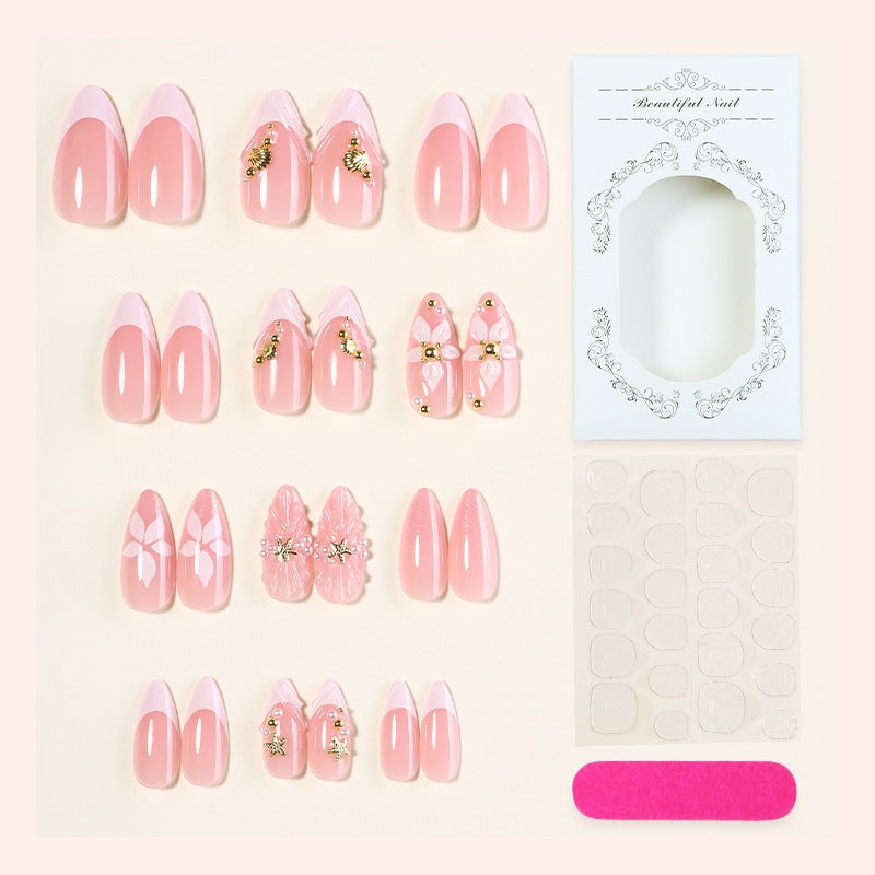 Kunstnagelset mit verspielt romantischen Designs Brehn