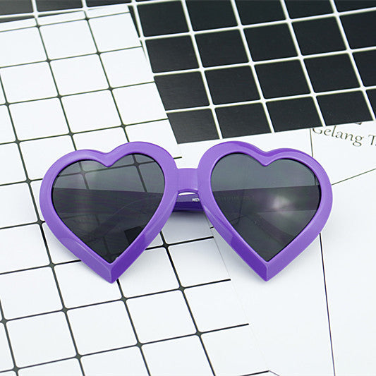 Damen Herzförmige Sonnenbrille im modernen Design Brehn