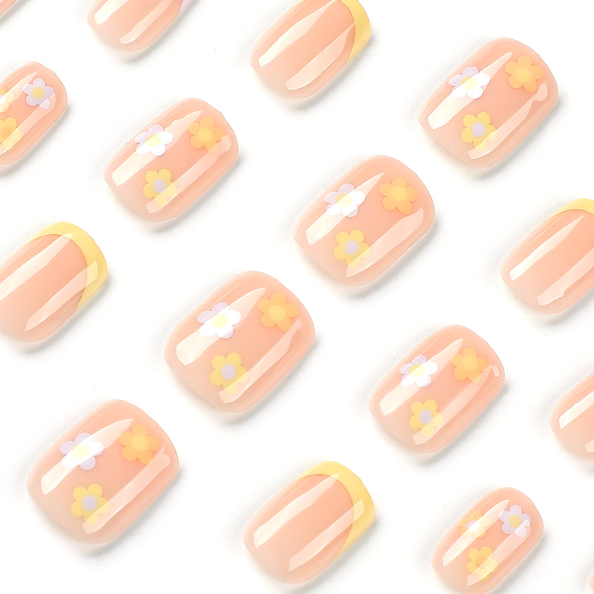 Kunstvolle Nagelkunst mit Blumenmotiv Brehn