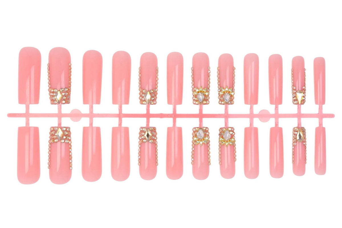 Kunstnagelset mit Glamourösen Strassakzenten Brehn