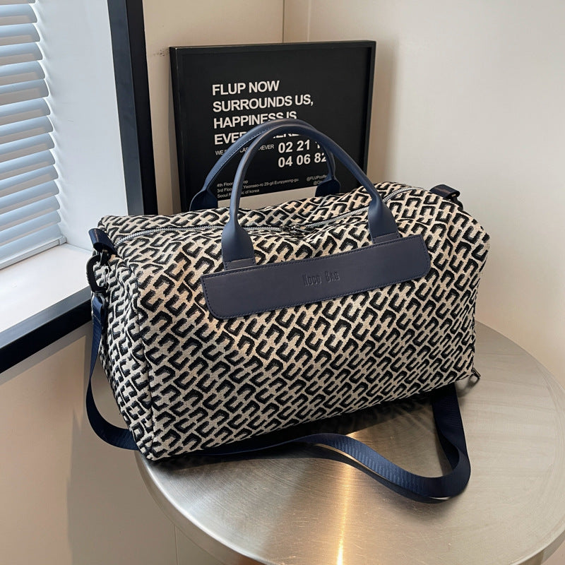 Sportliche Duffel-Tasche Mit Strapazierfähigem Material Und Praktischen Fächern Brehn
