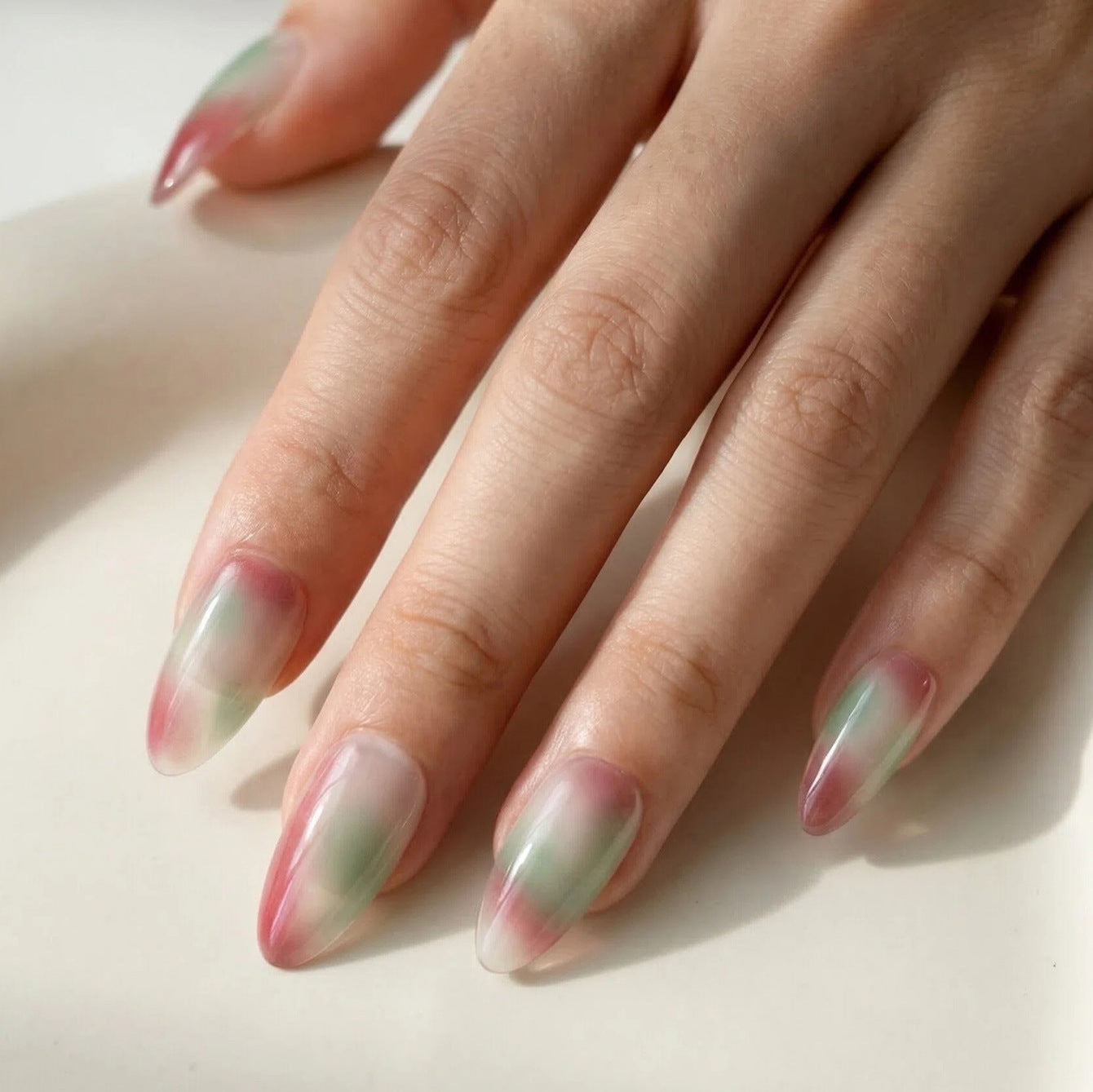 Künstlerisches Ombre Press-On Nagelset Brehn