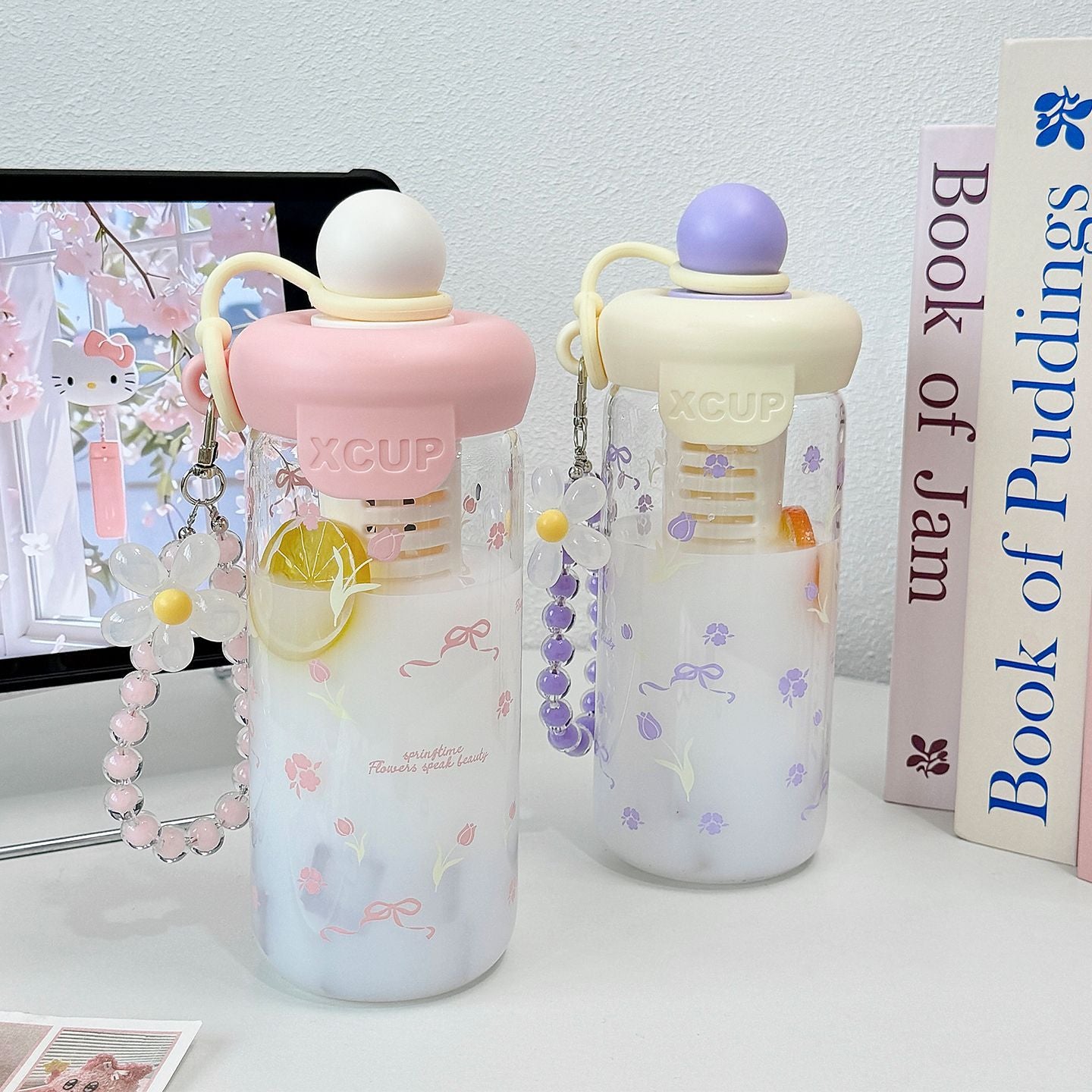 Damen Flasche mit integriertem Fruchteinleger und Schlüsselanhänger Brehn
