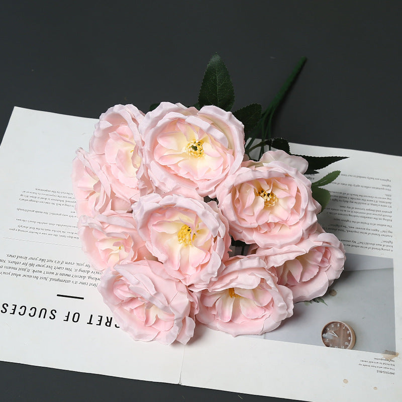 Dekorativer künstlicher Blumenstrauß für die Heimdekoration