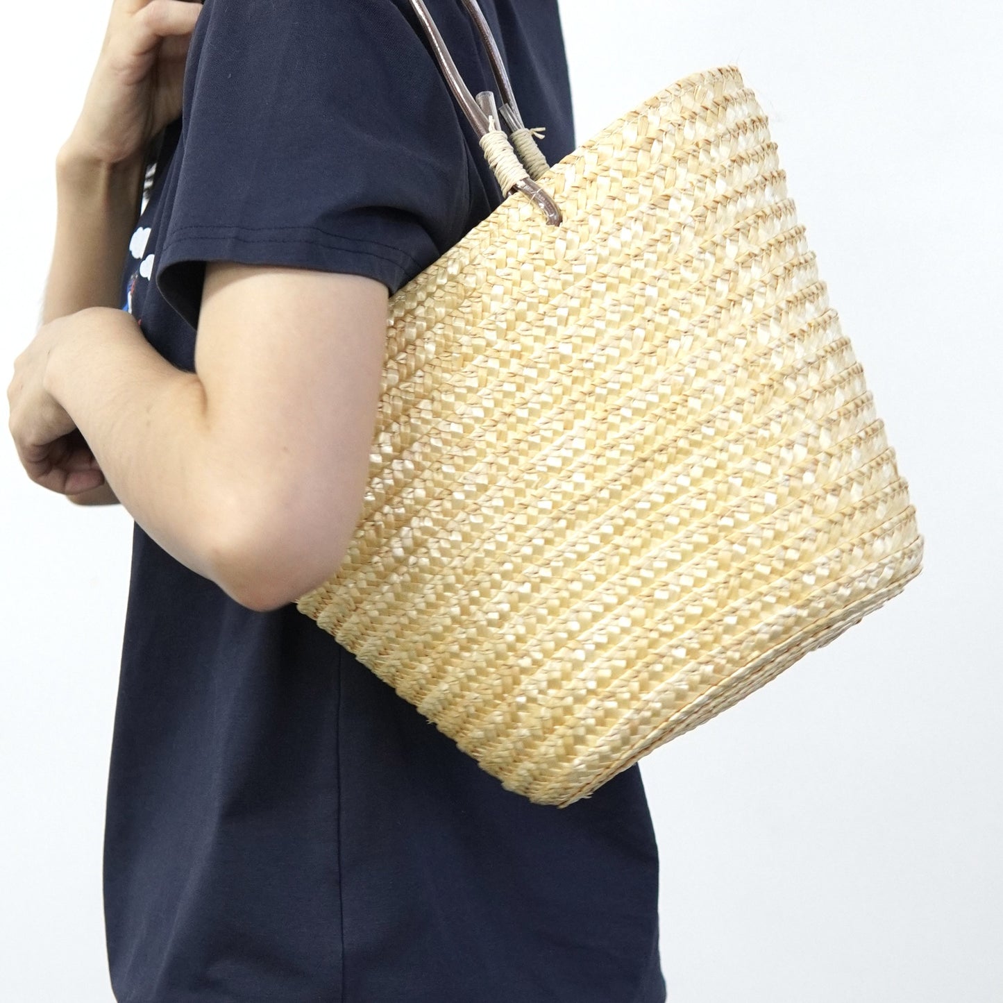 Handtasche mit Doppelt Geflochtenen Trägern Brehn