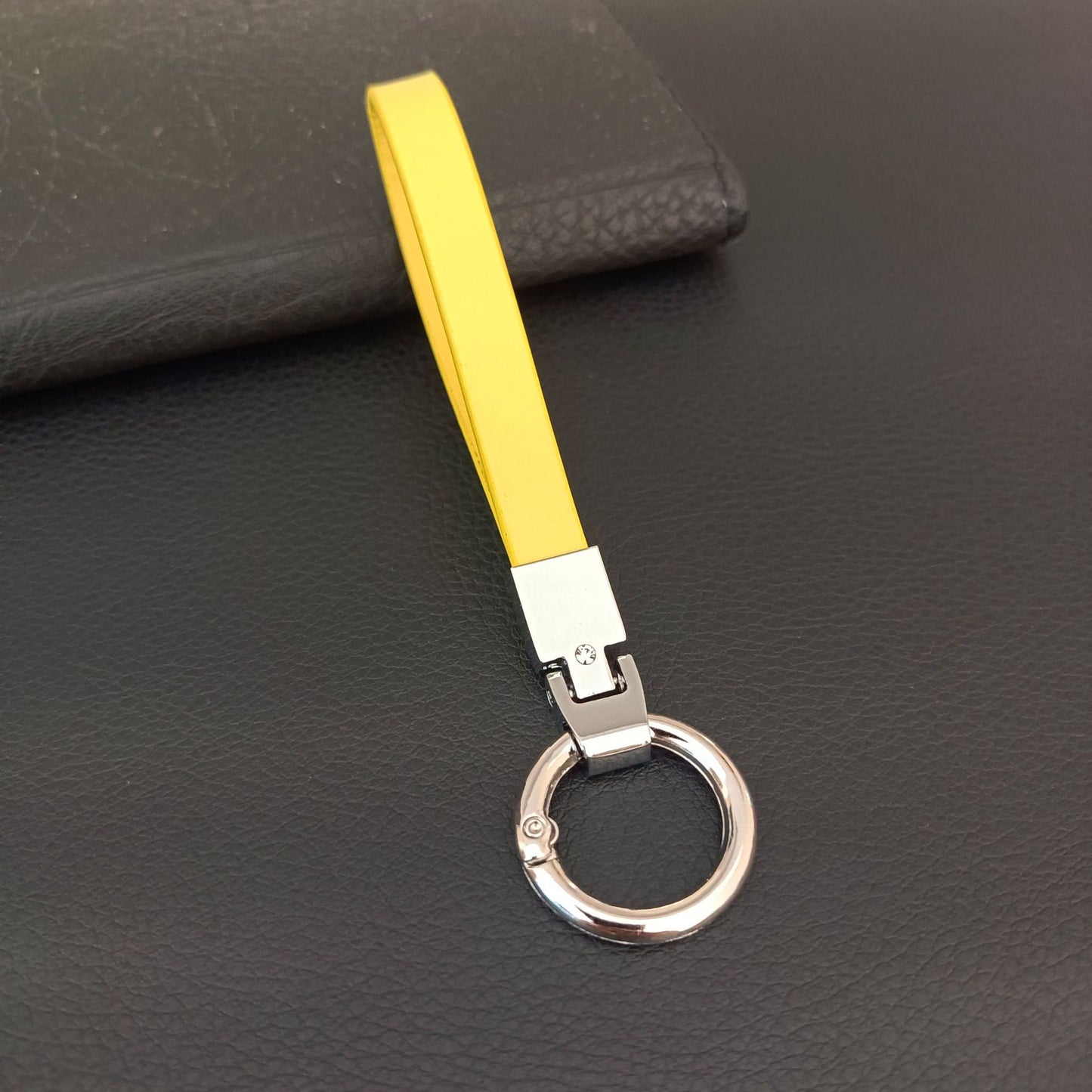 Eleganter Leder-Schlüsselanhänger Halter Brehn